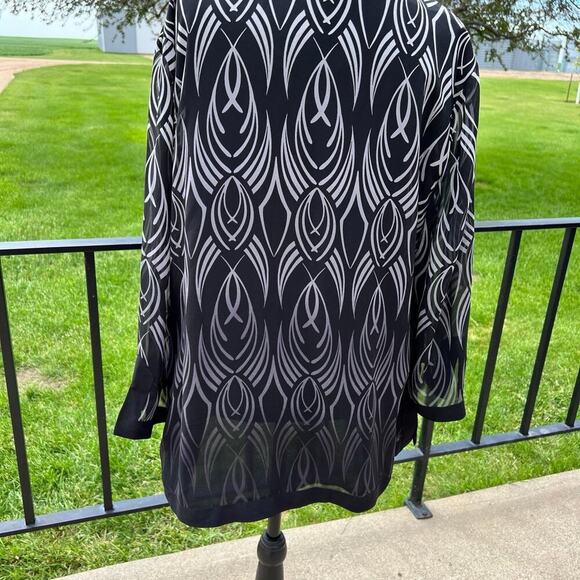 JM Collection long sleeves, V-neck, black ombre tunic.  Women's size 14 - Picture 7 of 12